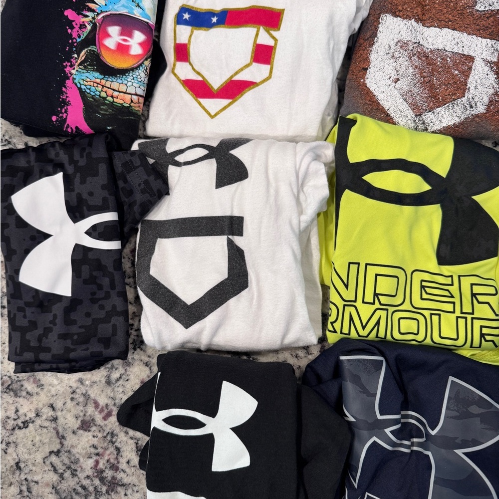 8 Youth Small Under Armour Shirts